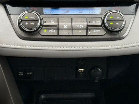 Used 2015 Toyota RAV4 XLE FWD image 25