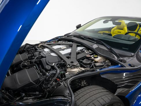 Used 2023 Aston Martin DBS Superleggera Volante RWD image 93