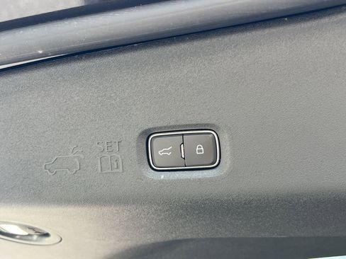 Used 2025 Ford Expedition Active AWD/4WD image 28