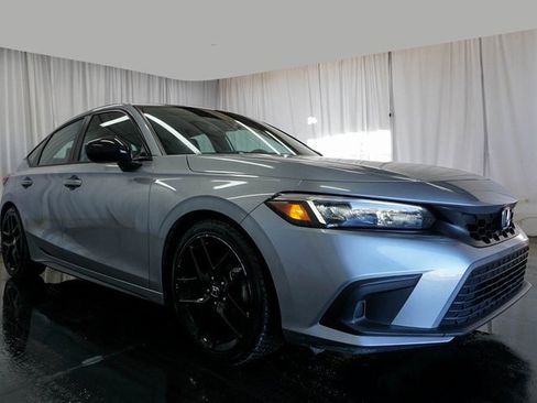 Used 2024 Honda Civic Sport image 2