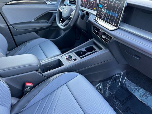 New 2026 Volkswagen Tiguan SE R-Line image 15