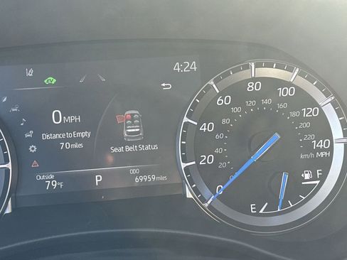 Used 2021 Toyota Highlander XLE image 12