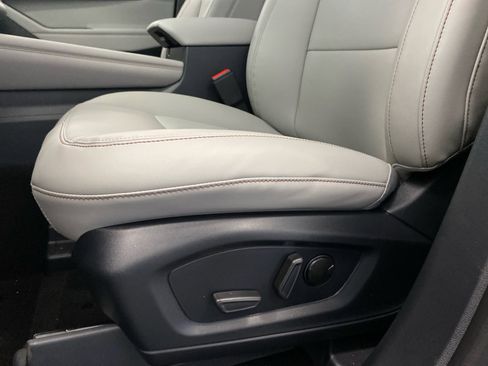 New 2026 Ford Explorer Active image 18