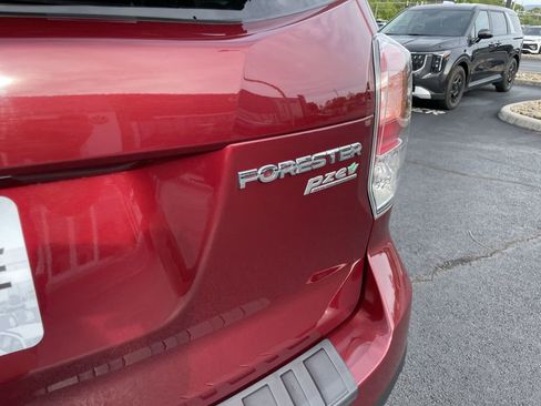 Used 2017 Subaru Forester 2.5i Touring image 6