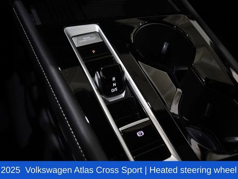Used 2025 Volkswagen Atlas Cross Sport SE image 24
