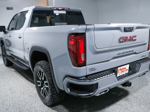 Used 2024 GMC Sierra 1500 AT4 w/ Technology Package AWD/4WD image 10