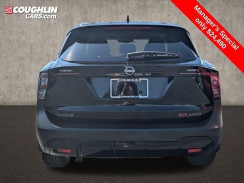 Certified 2025 Nissan Kicks SR image 7