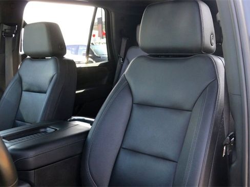 Used 2023 Chevrolet Tahoe Z71 w/ Luxury Package image 11