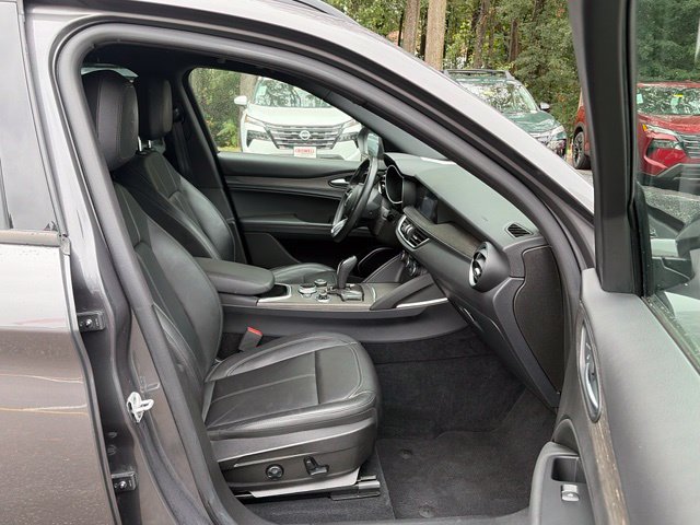Used 2022 Alfa Romeo Stelvio Ti AWD/4WD image 39
