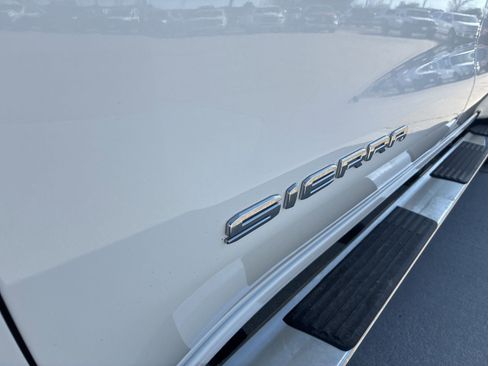 Used 2022 GMC Sierra 1500 SLT w/ SLT Premium Plus Package image 14