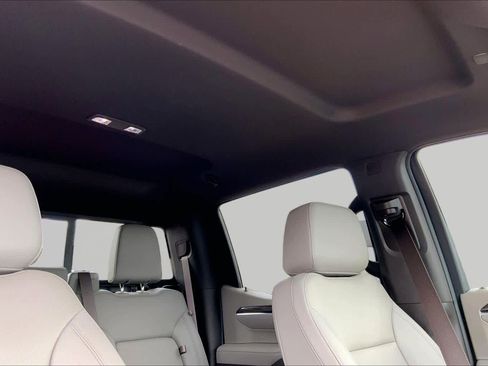 Certified 2023 Chevrolet Silverado 1500 LTZ w/ Technology Package AWD/4WD image 14