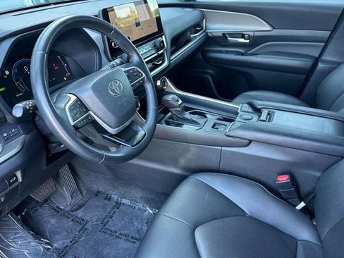 Used 2024 Toyota Grand Highlander AWD Hybrid image 11