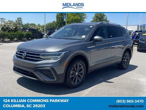 Used 2024 Volkswagen Tiguan SE FWD image 3