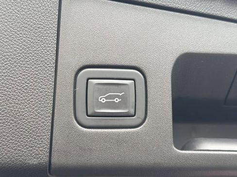 Used 2023 Cadillac XT4 Premium Luxury w/ Cold Weather Package FWD image 19