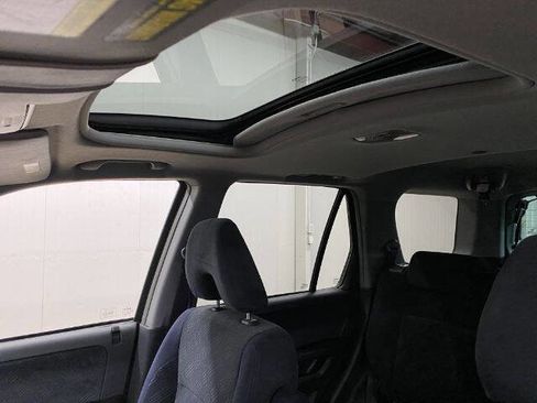 Used 2005 Honda CR-V EX image 11