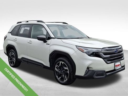 Certified 2025 Subaru Forester Limited AWD/4WD image 1