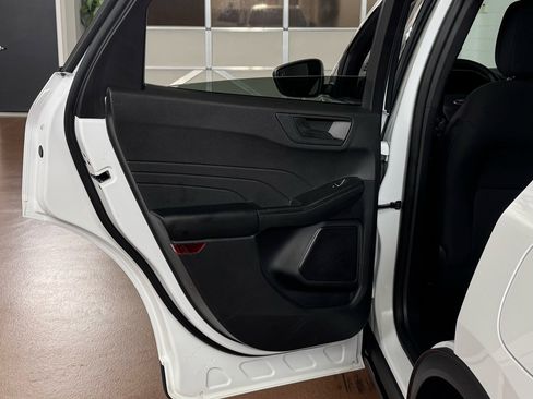 Used 2023 Ford Escape Active image 32