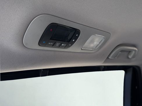 Used 2018 Honda Odyssey EX-L image 25