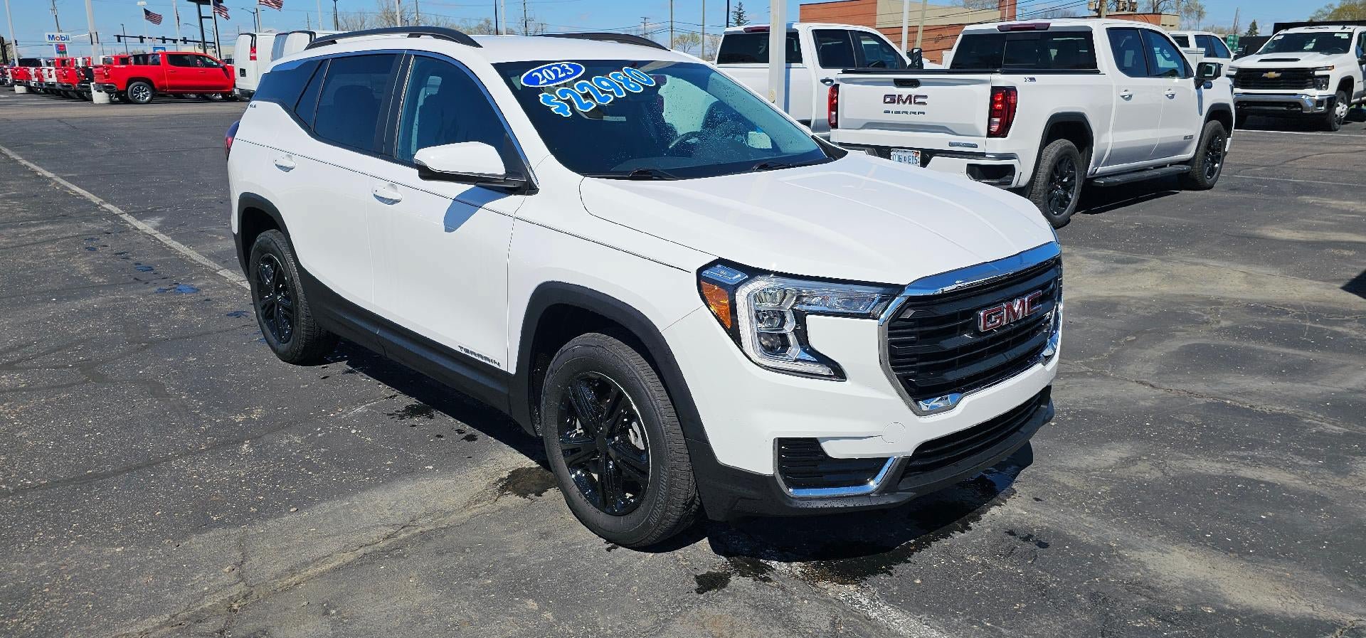 Certified 2023 GMC Terrain SLE w/ Driver Convenience Package AWD/4WD image 1