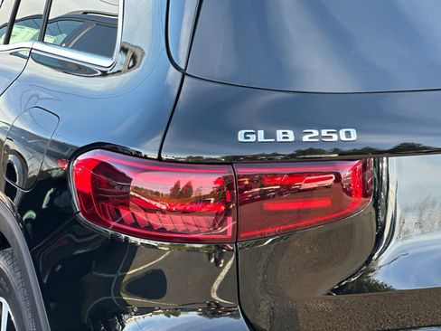 Certified 2025 Mercedes-Benz GLB 250 4MATIC image 25