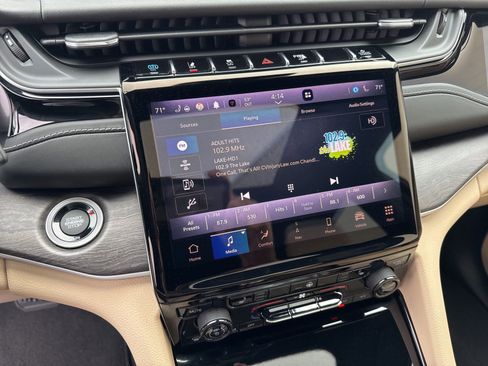 Used 2022 Jeep Grand Cherokee Limited 4xe image 28