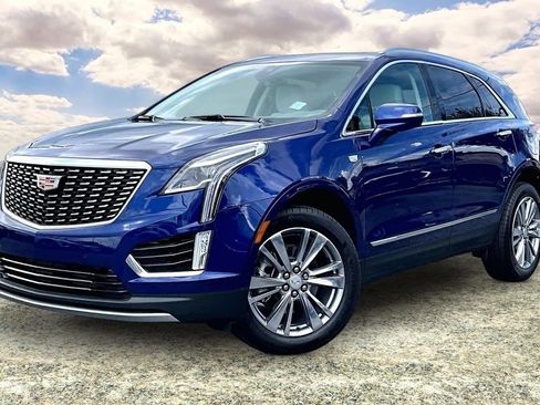 Used 2025 Cadillac XT5 Premium Luxury FWD image 3