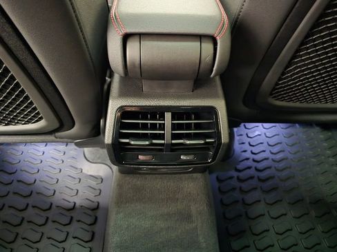 Used 2025 Audi Q3 2.0T Premium Plus w/ Premium Plus Package AWD/4WD image 34