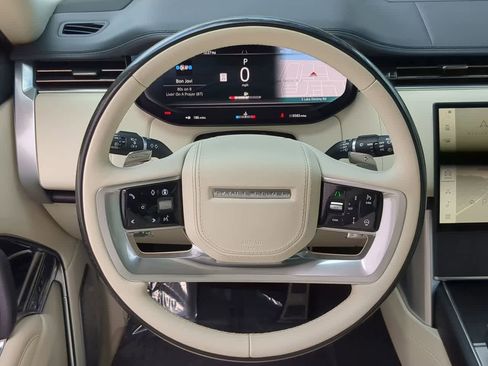 Used 2024 Land Rover Range Rover Autobiography image 24