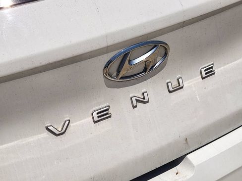 Used 2024 Hyundai Venue SEL FWD image 14