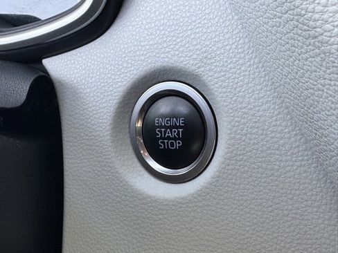 Used 2020 Toyota Corolla XSE image 20