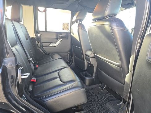 Used 2017 Jeep Wrangler Unlimited Rubicon image 23