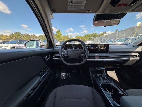 Used 2025 Kia K4 FWD image 33