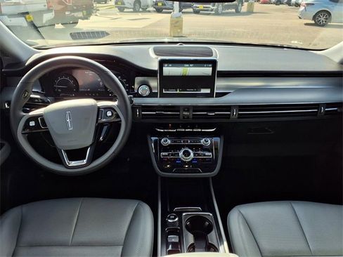 Certified 2022 Lincoln Corsair FWD w/ Equipment Group 101A image 4