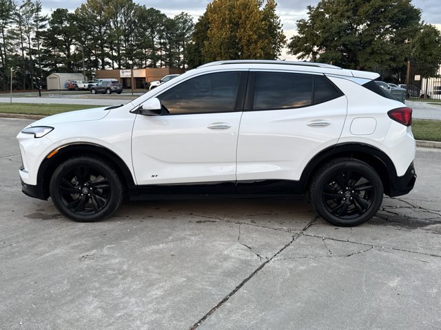 Used 2026 Buick Encore GX Sport Touring w/ Comfort Package FWD image 3