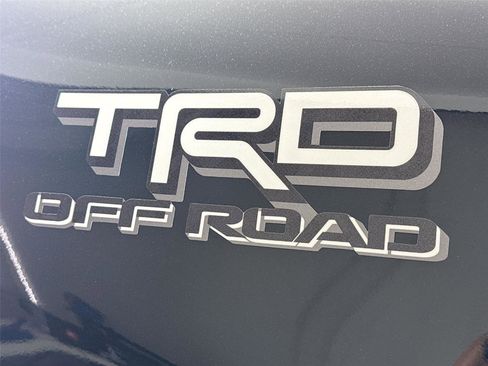 Certified 2025 Toyota Tacoma TRD Off-Road image 14