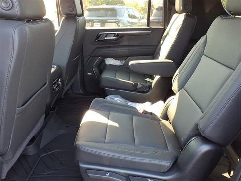 New 2026 Chevrolet Suburban LT w/ Comfort Package image 8