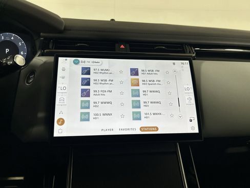 New 2026 Land Rover Range Rover Velar Dynamic SE image 23