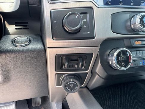 Used 2022 Ford F450 Platinum w/ FX4 Off-Road Package image 32