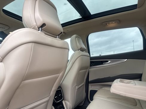 Used 2020 Lincoln Nautilus Reserve image 35