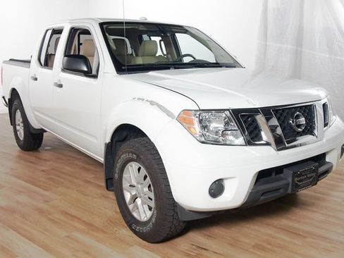 Used 2018 Nissan Frontier SV AWD/4WD image 3