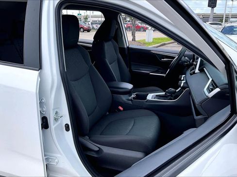 Used 2024 Toyota RAV4 XLE image 8