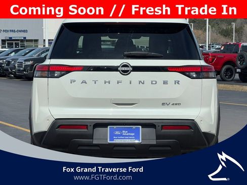 Used 2024 Nissan Pathfinder SV AWD/4WD image 34