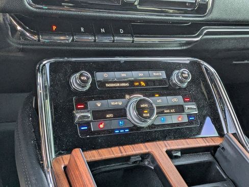 Used 2019 Lincoln Navigator L Reserve image 18