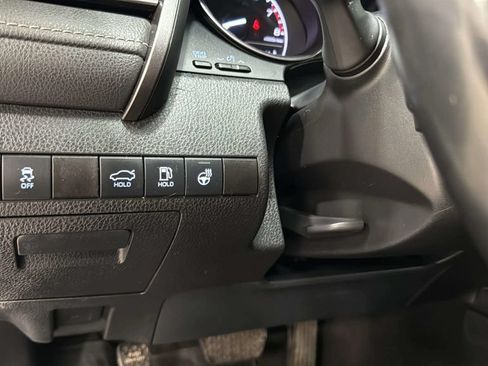 Used 2022 Toyota Camry SE FWD image 32