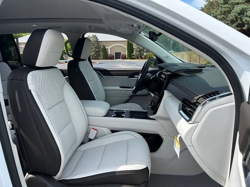 New 2026 GMC Acadia Denali w/ Super Cruise Package FWD image 49