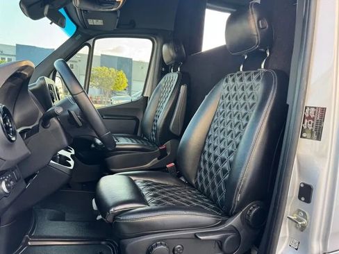 Used 2023 Mercedes-Benz Sprinter 3500 image 16