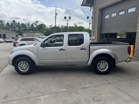 Used 2019 Nissan Frontier SV AWD/4WD image 6