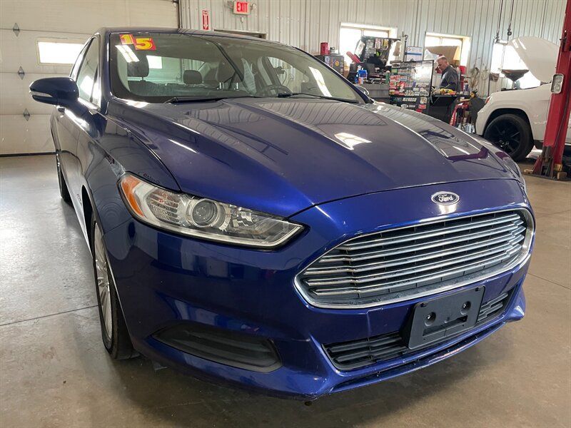Used 2015 Ford Fusion SE FWD image 4