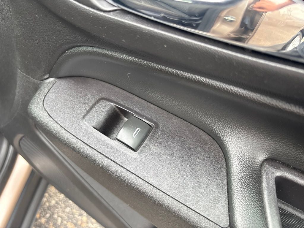 Used 2019 Chevrolet Equinox LT FWD image 34