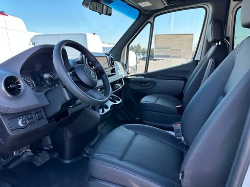 New 2026 Mercedes-Benz Sprinter 2500 image 9